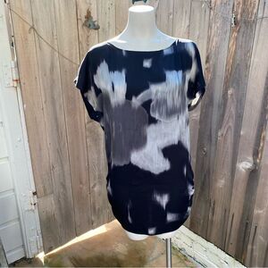 Alice+Olivia black and white tunic top